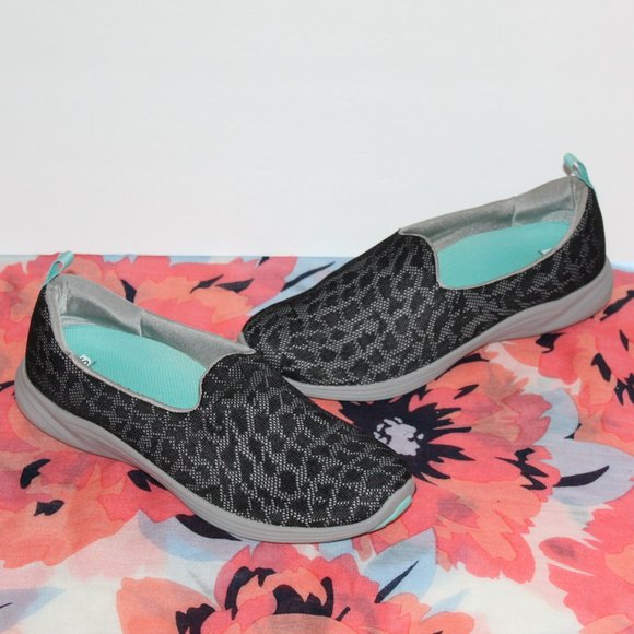 vionic hydra active slip on